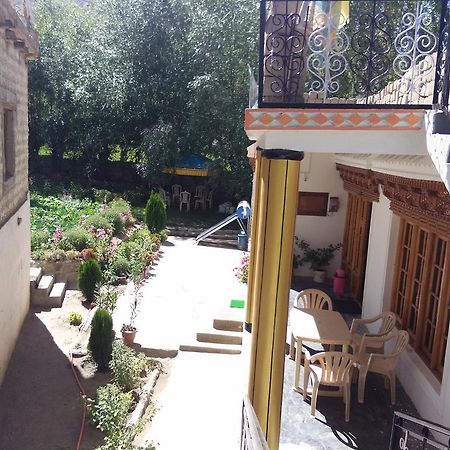 Galaxy Guest House Hundar Exterior photo